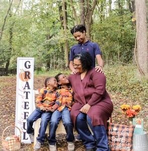 Meet your Posher, Ebony